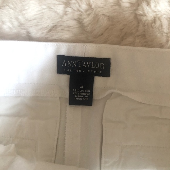 ⭐️FINAL PRICE DROP⭐️Ann Taylor Shorts. White, Size 4. - Picture 3 of 5